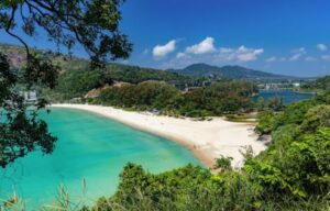 Phuket ou Krabi : Quelle Destination Choisir pour Vos Vacances en Thaïlande ?