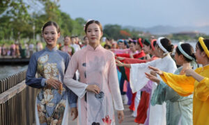 Semaine de l’ao dai au sein de la communauté de Hué