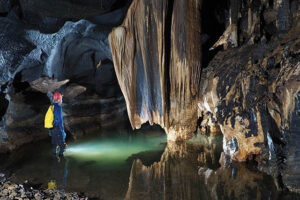 Découverte de 12 nouvelles grottes incroyables à Quang Binh