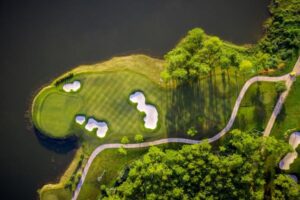 Les meilleurs parcours de golf dans le Nord du Vietnam: Explorez la beauté et l’excellence
