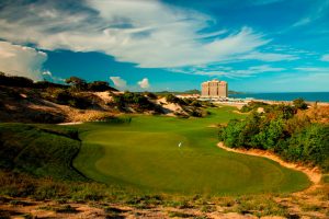 Les Meilleurs Parcours de Golf Côtiers au Vietnam : Un Paradis pour les Golfeurs