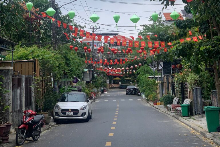 Jour de la Réunification du Vietnam 2025 : 7 Expériences Vietnamiennes Uniques à Ne Pas Manquer